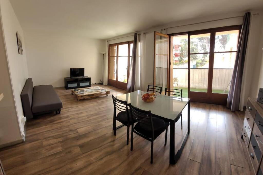 カシAu Calme, 200M Du Centre T2 Avec Balcon Et Parkingアパートメント エクステリア 写真